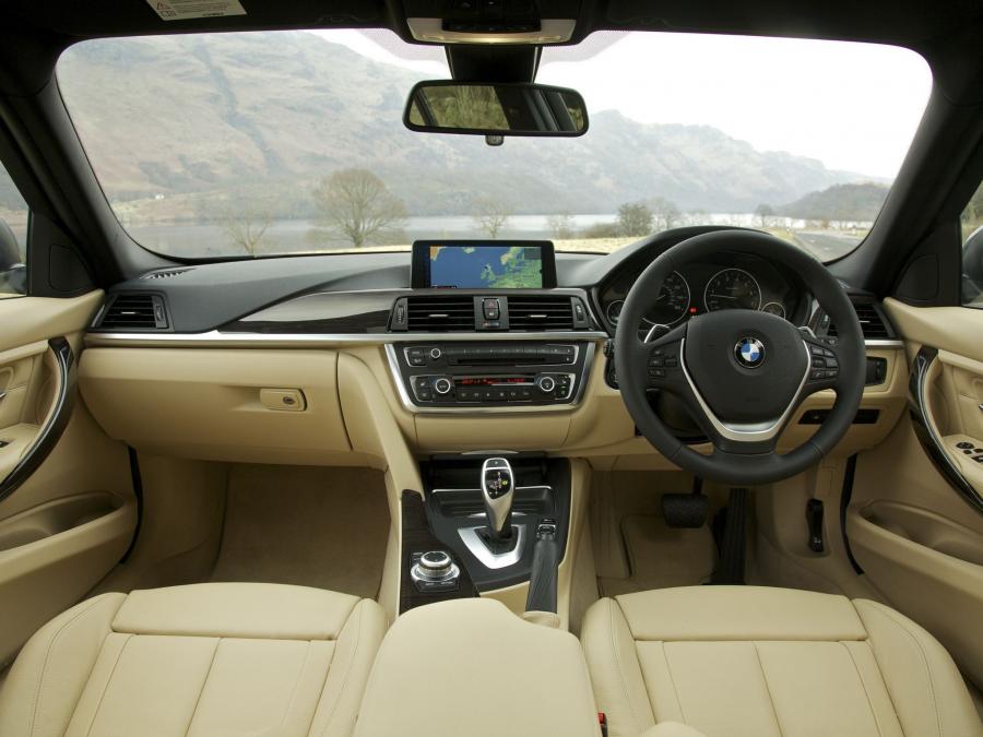  BMW 335i Sedan Luxury Line 2012 года  (UK) (фото 15 из 16)